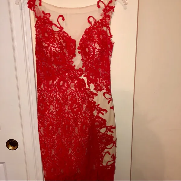 jovani red and nude lace fitted prom dress - Image 6