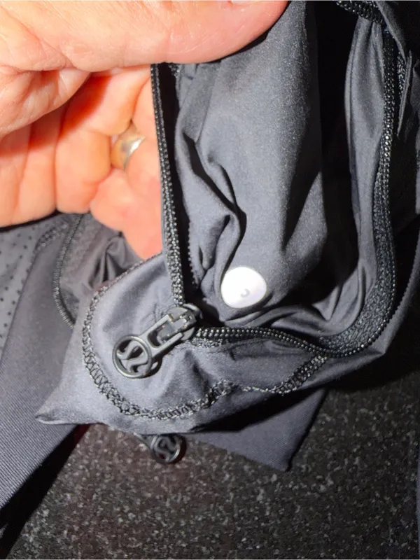 Lululemon Lightweight reversible Bomber Jacket. Women’s 8! Sleek fit. - Image 12