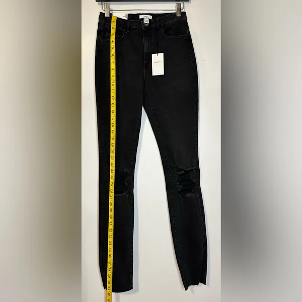 Forever 21 Distressed Knee High Rise Skinny Jeans Black Size 28‎ NWT - Image 4