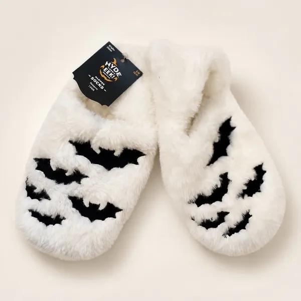Hyde and EEK Boutique Women White Faux Fur Bat Print Slipper Socks M/L 8-10 New - Image 4