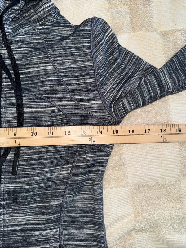 Lululemon Hooded Define‎ Jacket *Nulu size 6 - Image 2