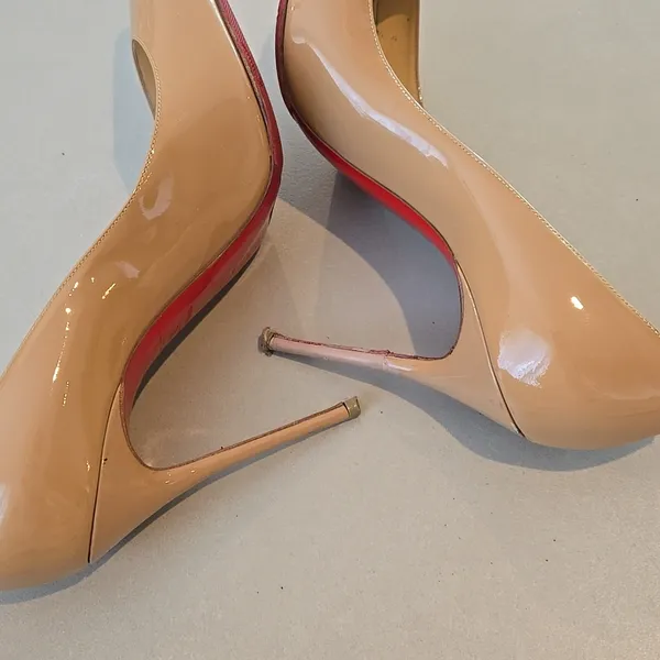 Christian Louboutin So Kate Pumps - Image 5