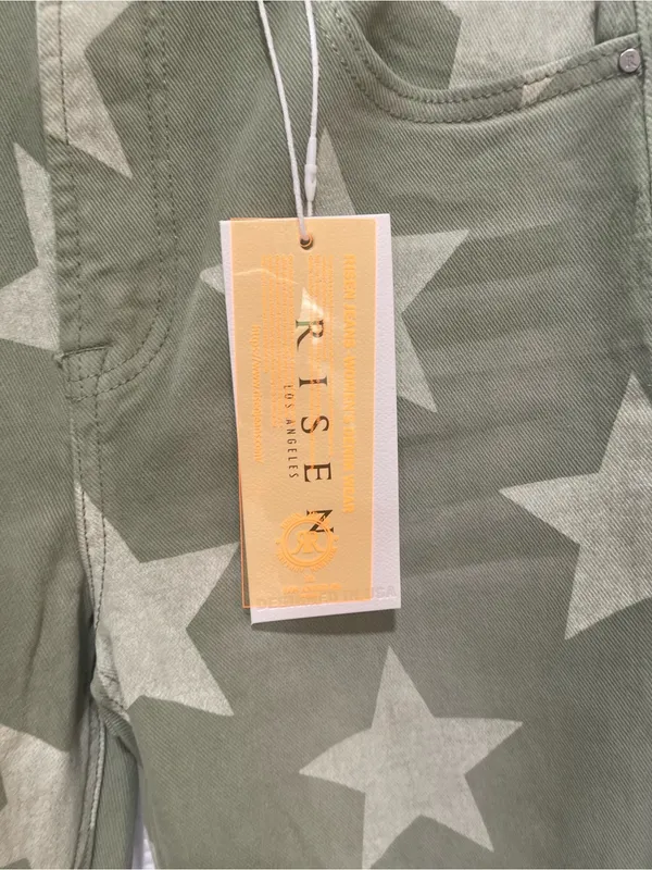 NWT Risen Jeans 5/27 Olive Star Print Distressed Crop Straight RDP5609 New with - Image 2