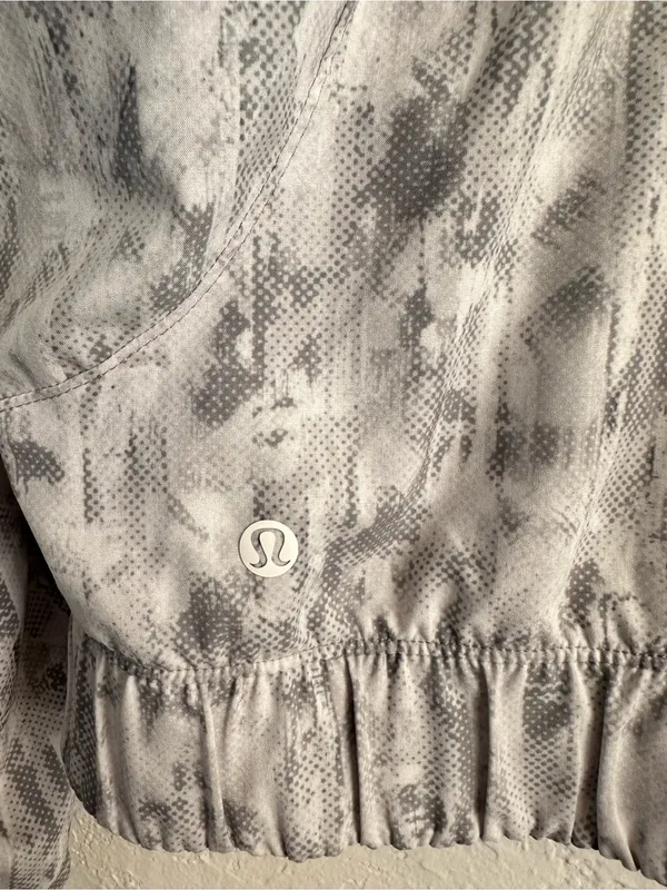 Lululemon Jacket Womens 4 White Gray Nylon Reversible - Image 4