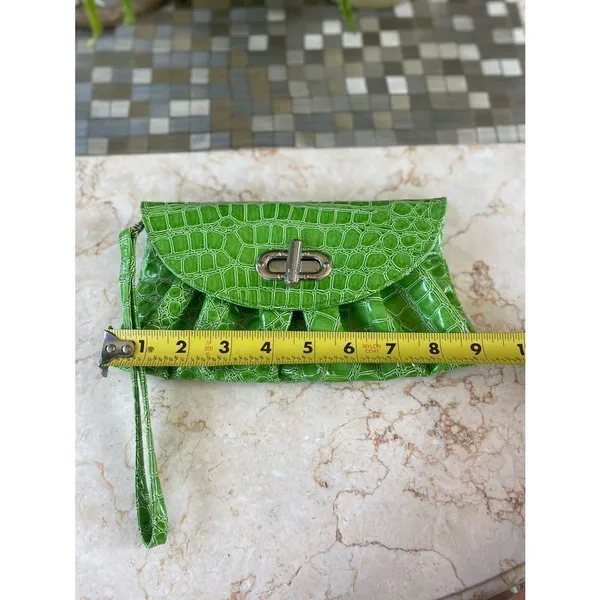 Lime green summer fun - Image 3