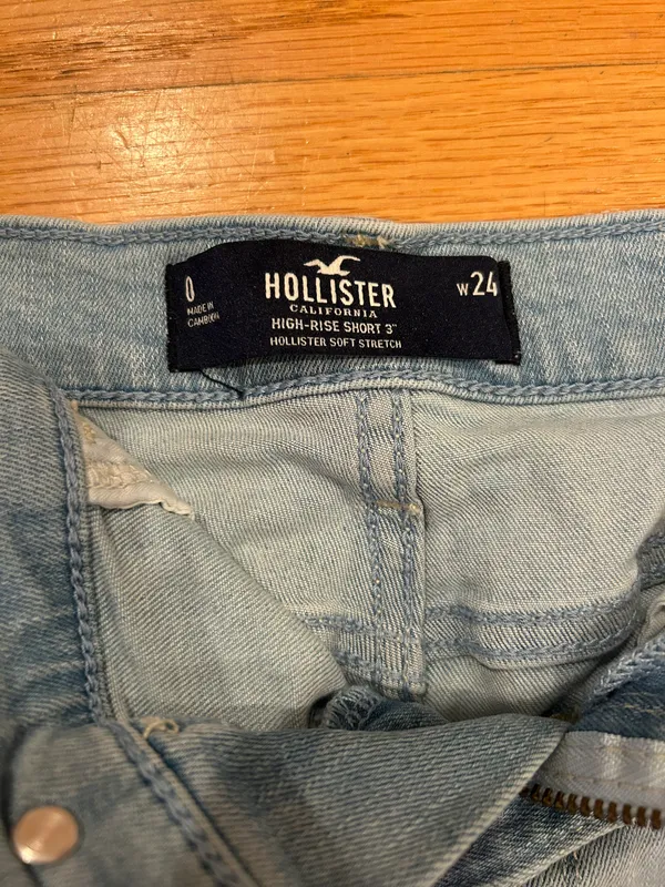Hollister Light Wash Denim Shorts - Image 5