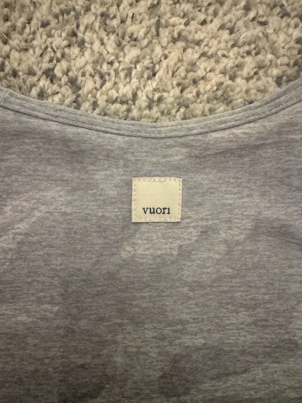 Vuori Elevation Plyo Tank Pale Heather Camo XS - Image 3