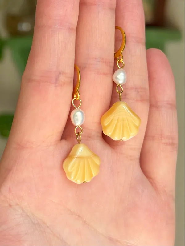 Handmade quality Czech glass beads shell & freshwater pearls dangle earrings 🐚🩵 - Image 4