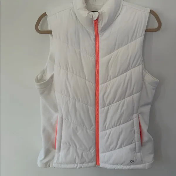 GAP White Quilted Puffer Vest with Neon Pink Trim - Image 8