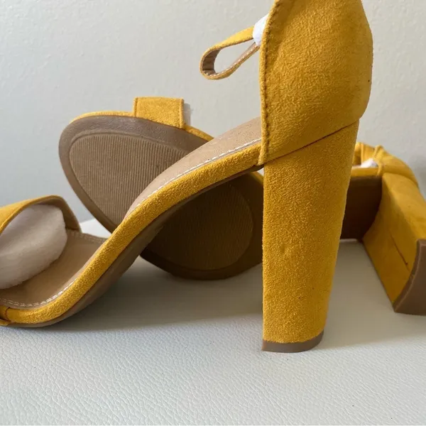 Mustard Yellow Block Heel Ankle Tie Sandals Size 9 NWT - Image 7