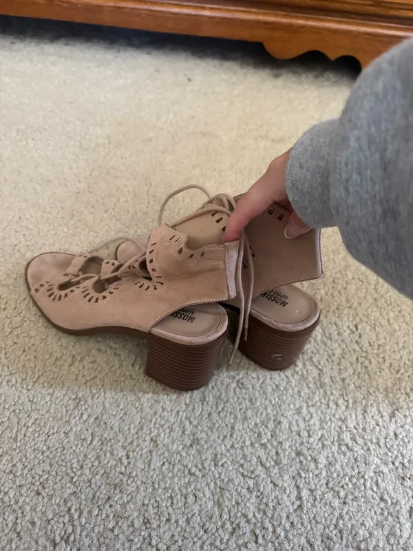 Mossimo Supply Co Tie up heels - Image 3