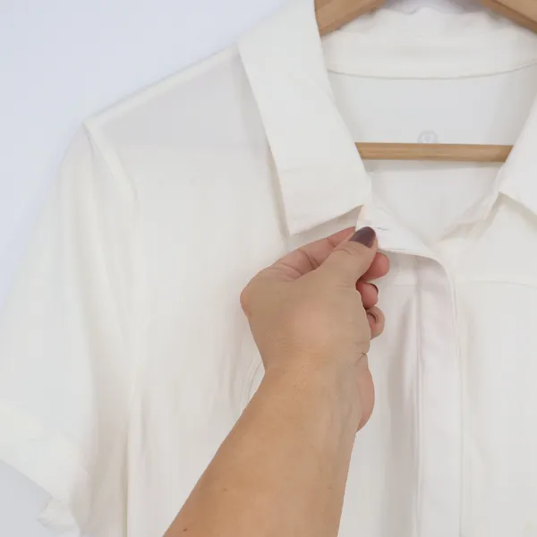 Lululemon Polo Shirt Womens M White Short Sleeve Athletic Golf Tennis Good - Image 4