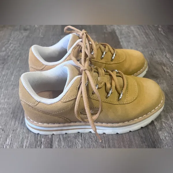 FINAL PRICE Vintage Y2K Ladies Lugs Suede Sneakers - Image 7