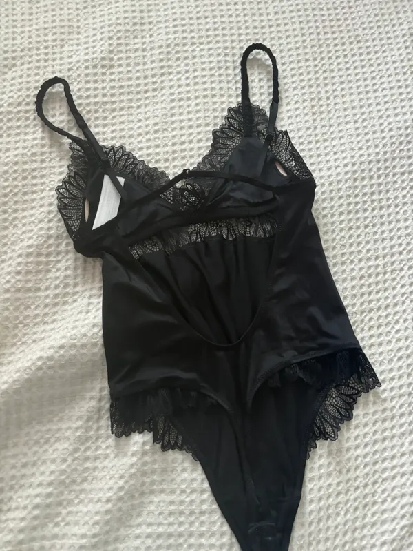 NWOT Abercrombie and Fitch black lace trim open back satin body suit - Image 2