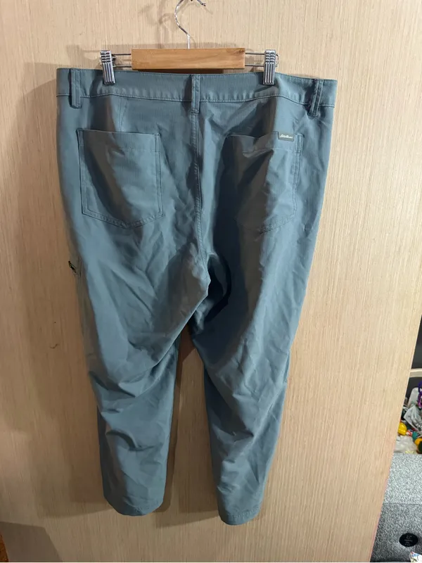 Women’s Eddie Bauer Grey Stretch Ripstop Crop Hiking Pants Size 12 - Image 4