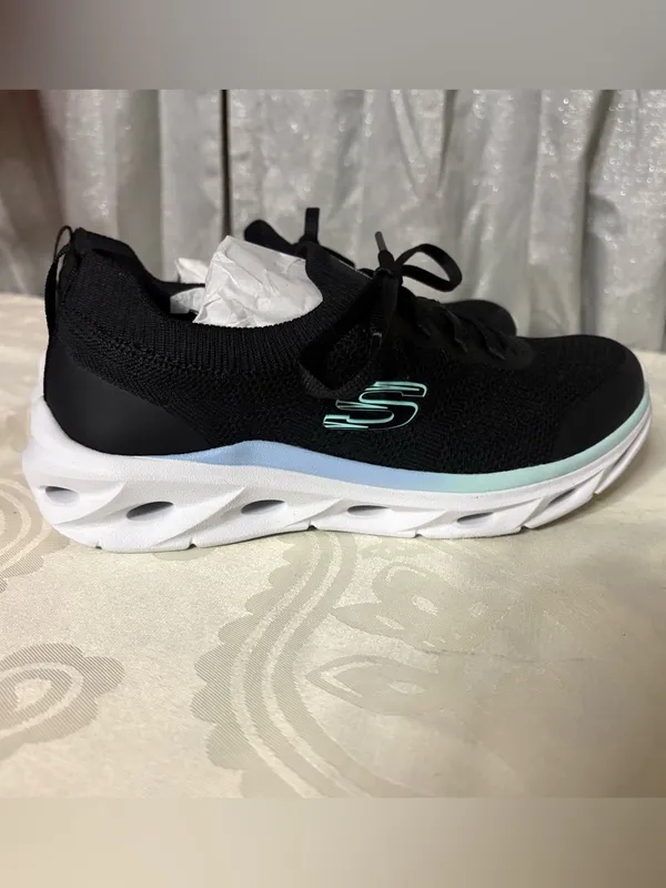 NWT- Skechers Women’s Black Knit Slip-On Sneakers with laces - Image 5