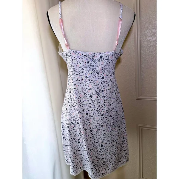 Laura Ashley Floral Lace Trim Nightgown XL White Purple Striped V-Neck‎ Chemise - Image 3