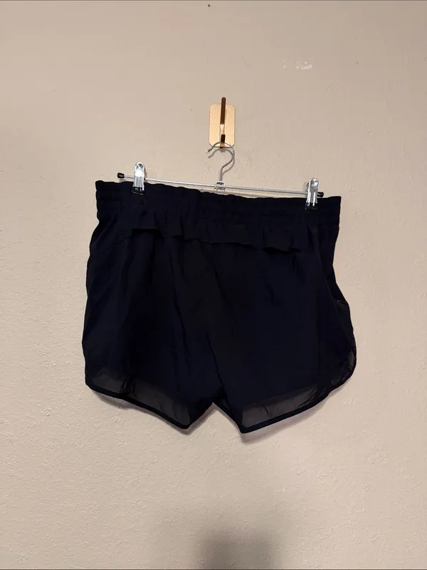 Athleta Mesh Racer Run Shorts 4" Black Athletic Lightweight Size Medium - Image 5