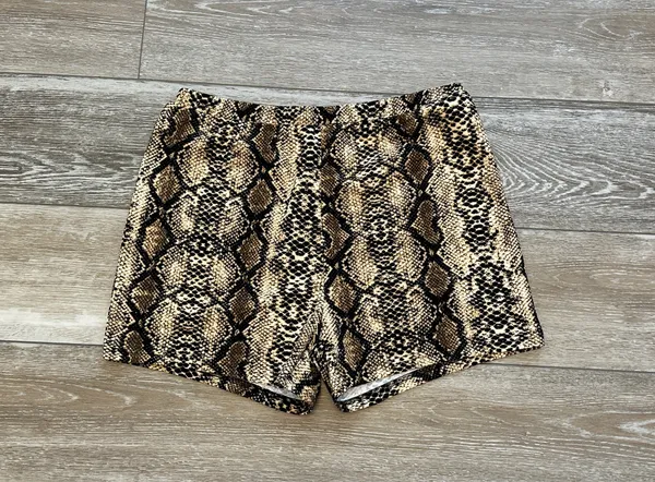 Shein Sz XL Snakeskin Print Pull On Shorts Adorable! - Image 2