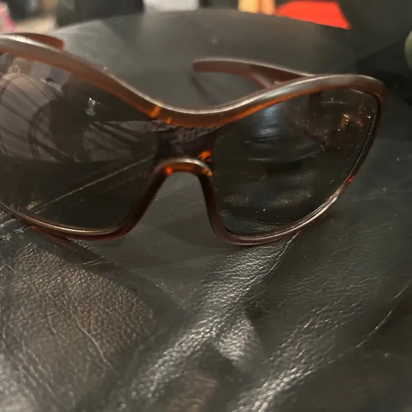 Brown Oversized Women’s Sunglasses - Classic Fashion Accessory - Image 9