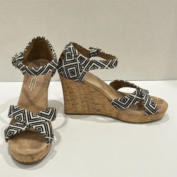 Toms Women's Seinna Aztec Black and white‎ pattern Wedge Heel Sandals Size 6 - Image 9