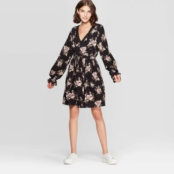 5/$30 🎈 Xhilaration large floral‎ long sleeved dress - Image 2