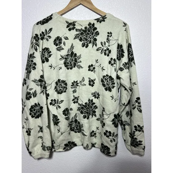 Skylar + Jade Sweater Women Medium Cream Gray Floral Knit Long Sleeve Sèzane - Image 5