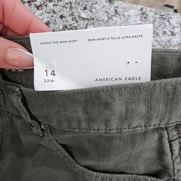 American Eagle Highest Rise Mom Shorts – Size 14 - Image 3