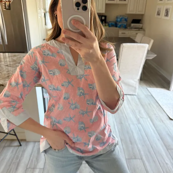 Vineyard Vines Pink Seashell Print Tunic Top Size Medium - Image 4