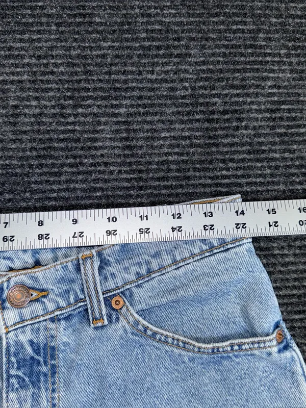 Vintage 90s Levi’s 560 Loose Fit Orange Tab Relaxed Denim Shorts Sz 28 Jorts - Image 8