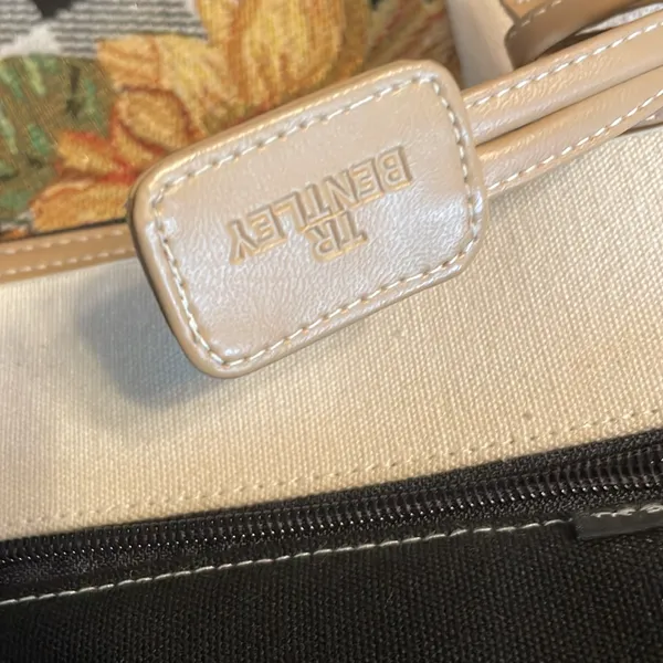 TR Bentley 3 compartment shoulder purse 100 percent cotton - Image 3