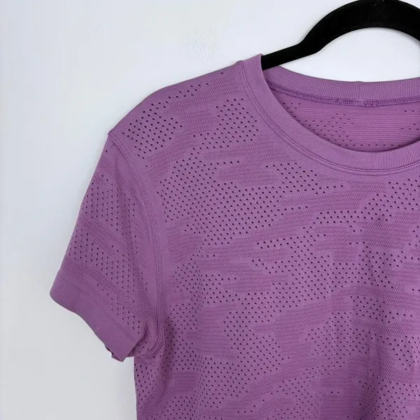 Lululemon Train to Be Short Sleeve Camo Dot Wisteria Purple Workout Top Size 10 - Image 3