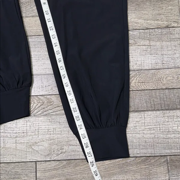 HALARA Black Relaxed Fit Joggers - Image 4