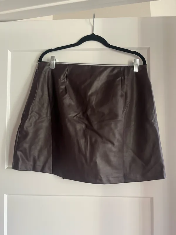 Old Navy Leather skirt - Image 2