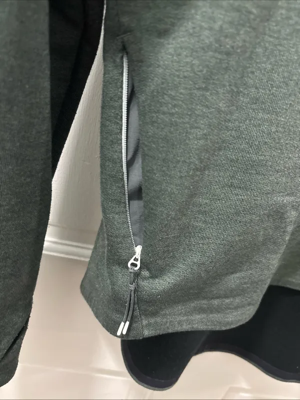 On Cloud Women’s On Running Technical Hoodie Size XS Beluga Green Gym Workout - Image 3