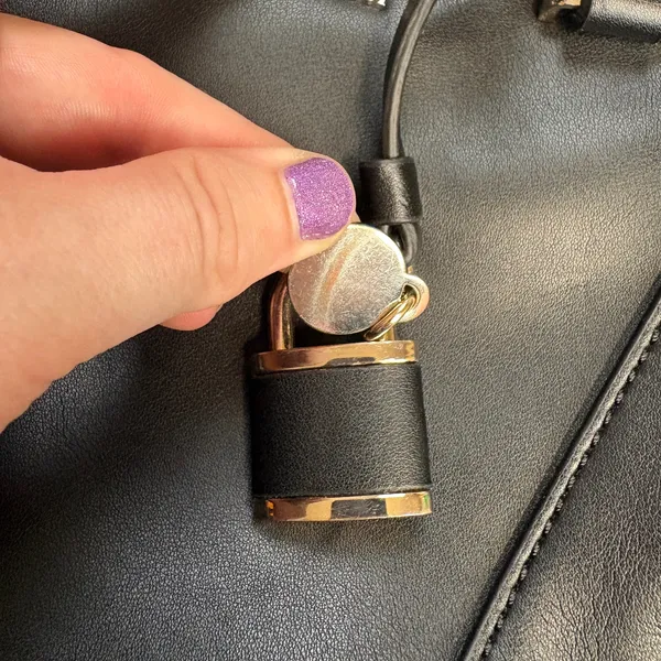 Guess Shawna Small Cali Black Leather Satchel Padlock Charm - Image 5