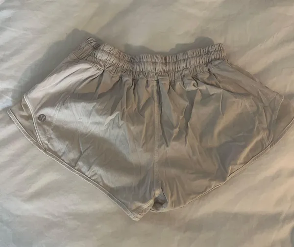 Lululemon Shorts Hotty Hot - Image 2