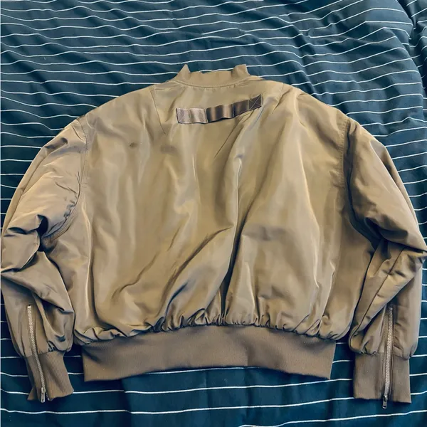 Alo Yoga Bomber Jacket - Faux Fur Urbanite - Image 3