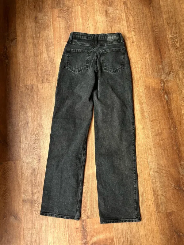 Hollister Ultra High-Rise Dad Jeans - Image 5