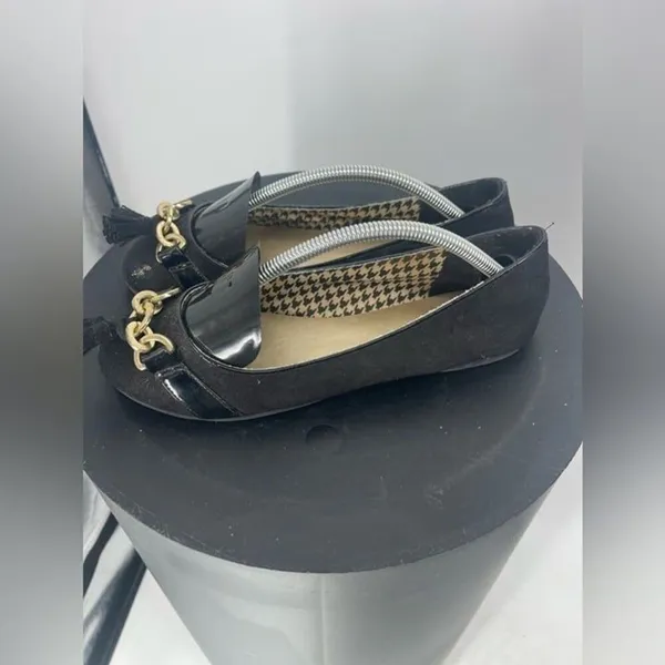 Black and gold women's flats with‎ tassels size 7 - Image 4