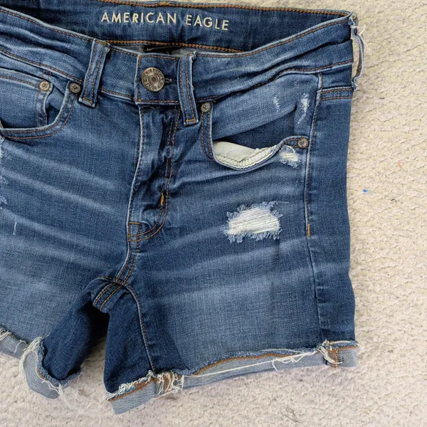 American Eagle Super Stretch Distressed Denim Shorts Dark Wash Blue Size‎ 2 - Image 3
