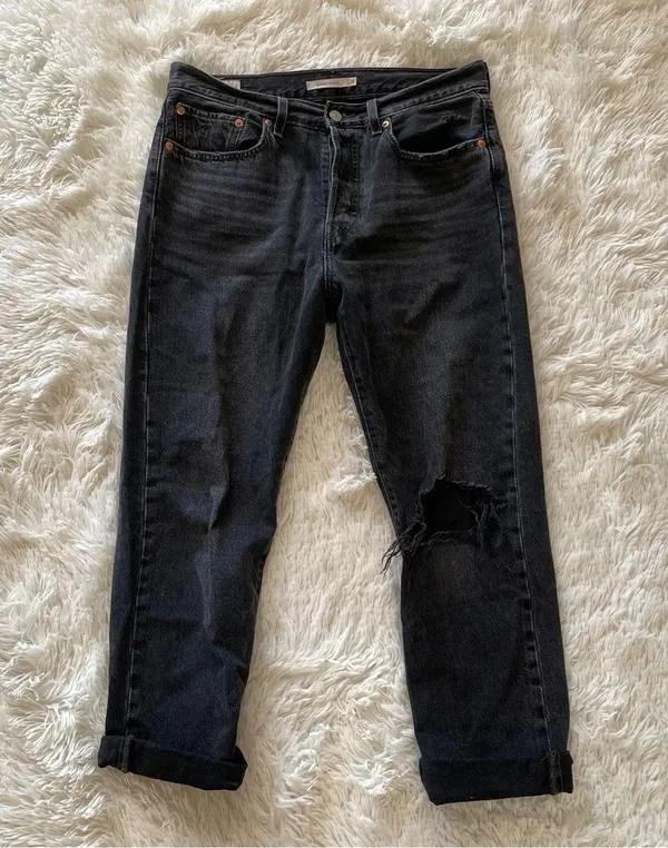 Levi’s raw hem distressed Wedgie jeans - Image 2