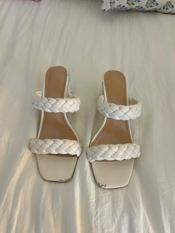 Heels White Size 9 - Image 2