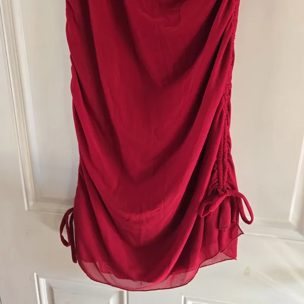 Princess Polly Red Ruched Bodycon Mini Dress Size US 8 Lined Cinch Sides Stretc - Image 3