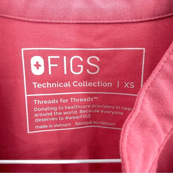 FIGS Technical Collection Rafaela Oversized Scrub Short Sleeve Pocket Top - Image 7