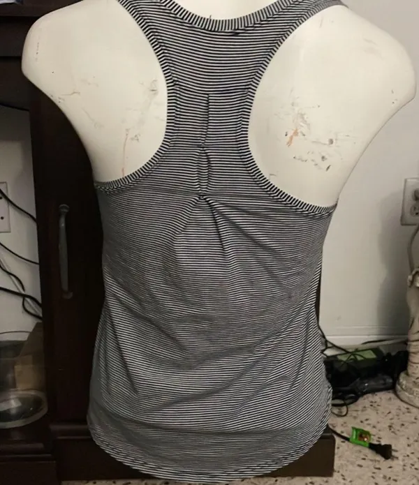 Lululemon tank top black and white stripe - Image 4
