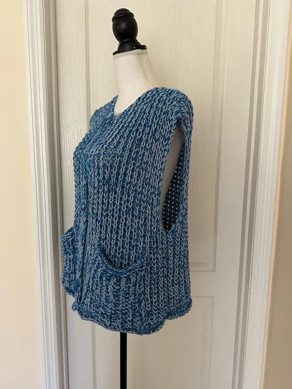 Zara Woman’s Loose Knit Blue Sweater Vest with Big Blue buttons, Sz L - Image 8