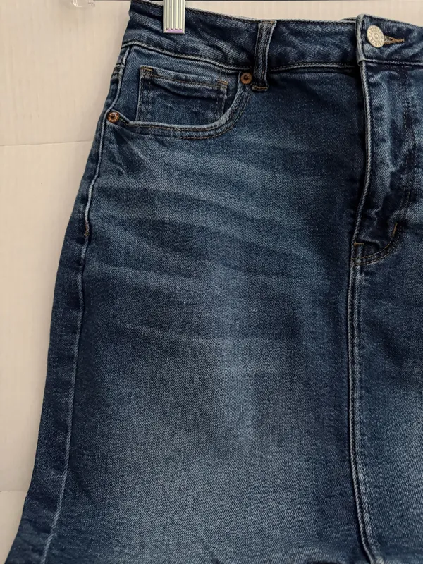 American Eagle Stretch Ladies Jean Skirt  - Image 3