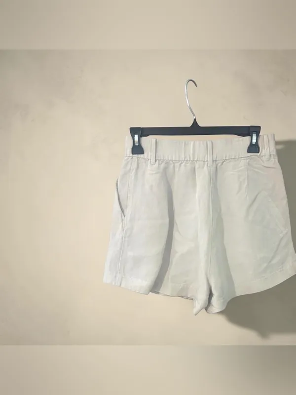 H&M linen blend shorts in size 6 - Image 4