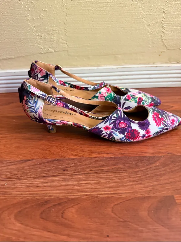 comfortview White Multi Floral Pointed-Toe Ankle-Strap Flats - Image 2